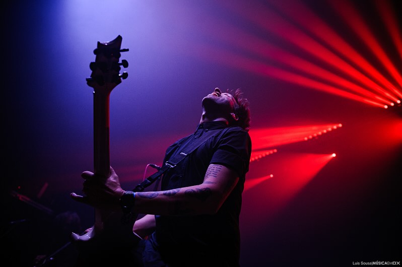 @ntbfofficial na primeira parte de @smashintopiecesofficial com a @primeartistspt no @lavlisboaaovivo . Reportagem completa em https://www.musicaemdx.pt .  📷 @luismgsousa  #nowheretobefound #smashintopieces #lisboa #concert #primeartists #luismgsousa